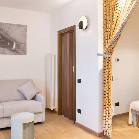 Leon Lakeview * Domaso