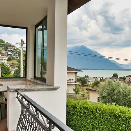 Leon Lakeview شقة