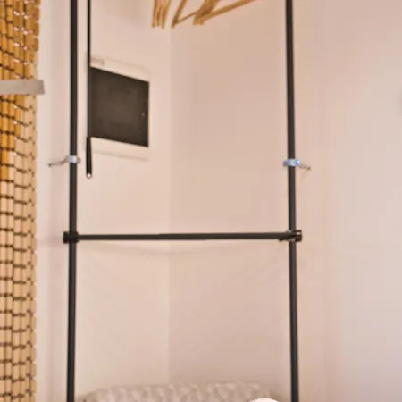 Leon Lakeview شقة